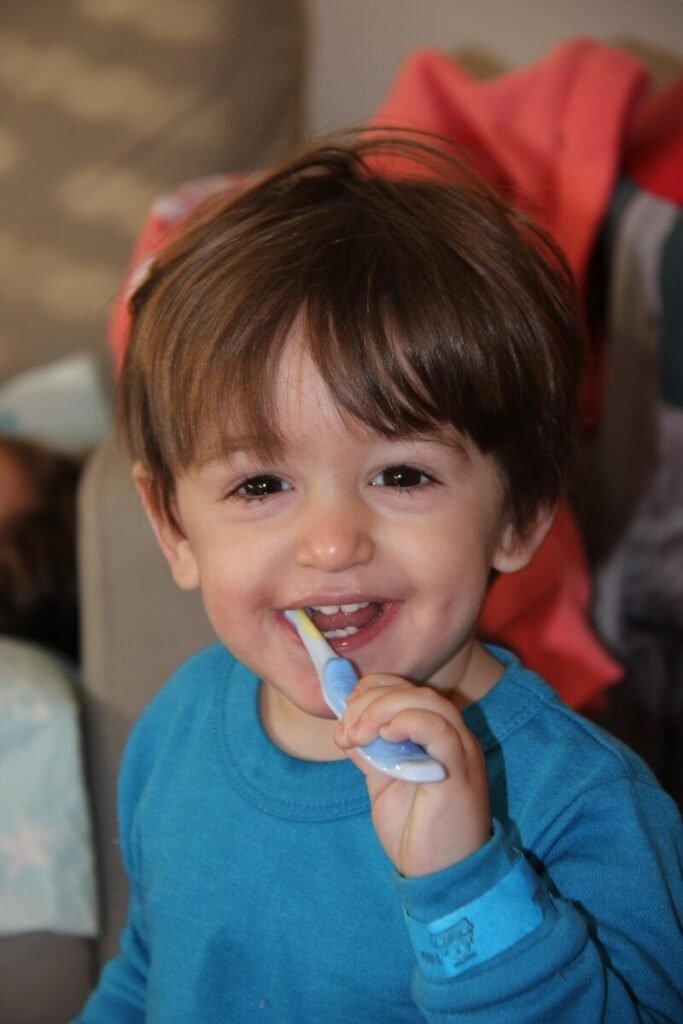 primeros dientes: limpiar el primer diente del bebé